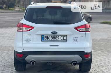 Внедорожник / Кроссовер Ford Kuga 2015 в Ровно