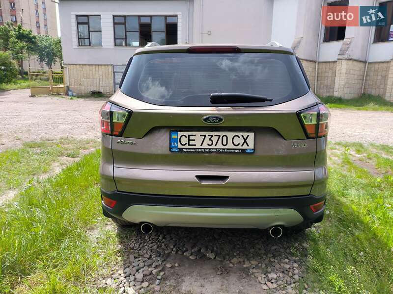 Позашляховик / Кросовер Ford Kuga 2019 в Чернівцях