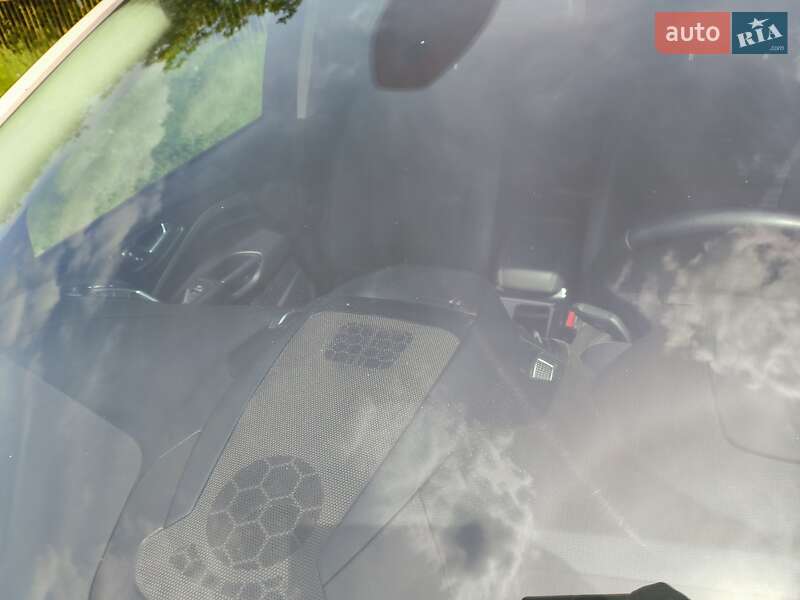 Позашляховик / Кросовер Ford Kuga 2019 в Чернівцях