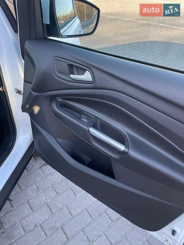 Внедорожник / Кроссовер Ford Kuga 2018 в Сумах