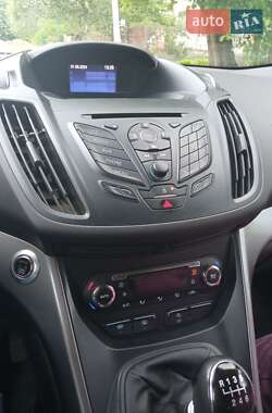 Внедорожник / Кроссовер Ford Kuga 2016 в 