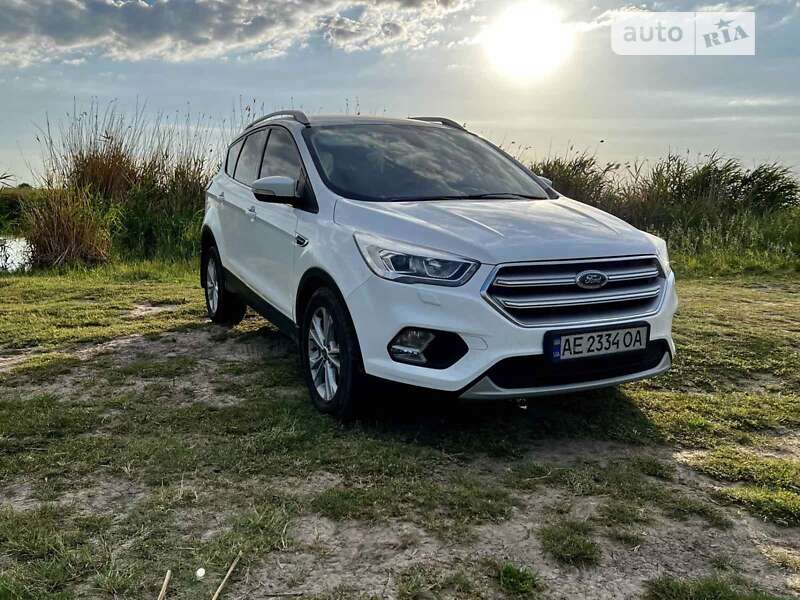 Внедорожник / Кроссовер Ford Kuga 2019 в Днепре