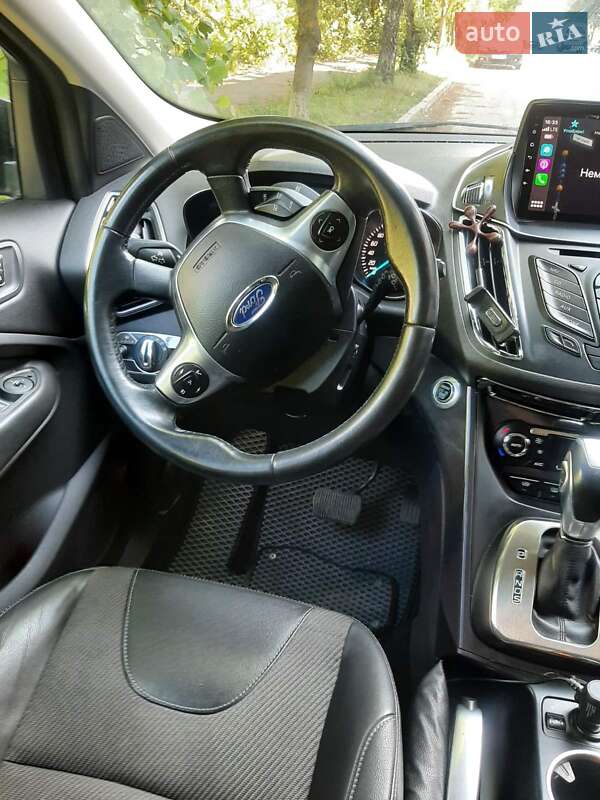 Внедорожник / Кроссовер Ford Kuga 2015 в Хмельницком