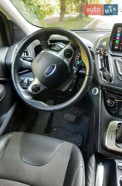 Внедорожник / Кроссовер Ford Kuga 2015 в 