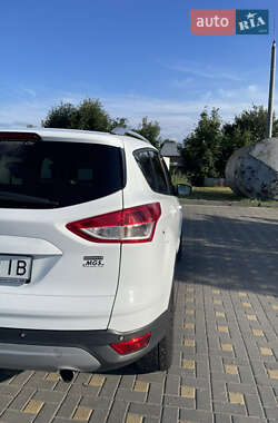 Внедорожник / Кроссовер Ford Kuga 2014 в 