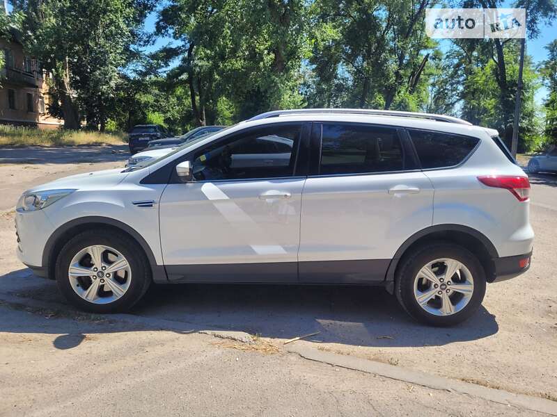 Позашляховик / Кросовер Ford Kuga 2015 в Кам'янському