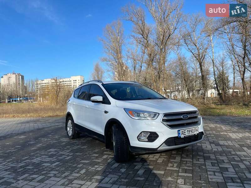 Внедорожник / Кроссовер Ford Kuga 2017 в Днепре