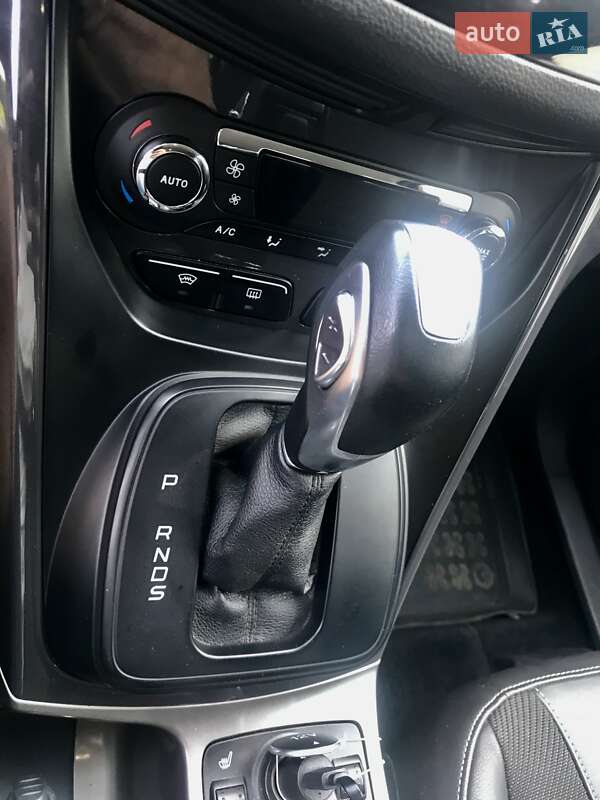 Внедорожник / Кроссовер Ford Kuga 2013 в Желтых Водах