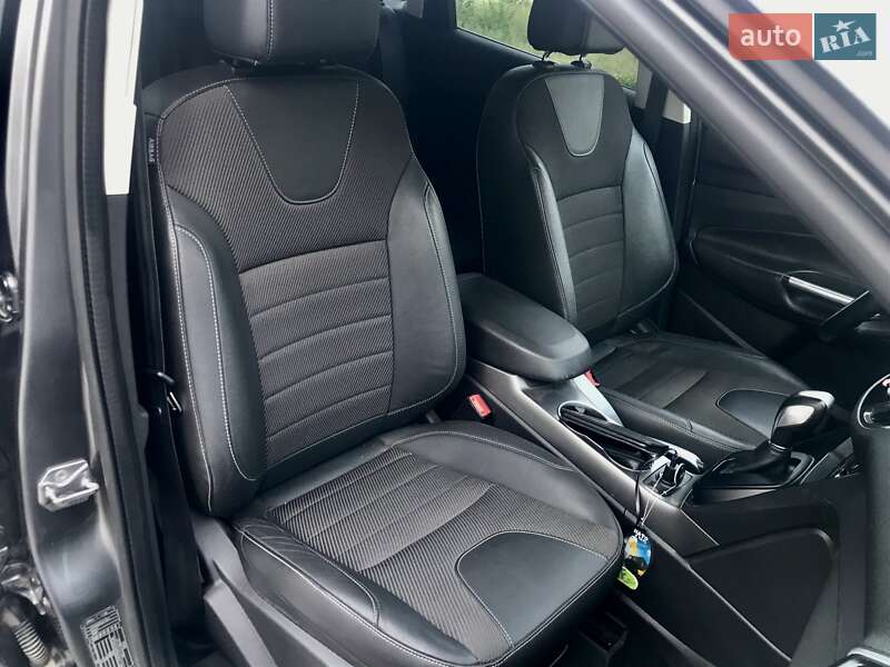 Внедорожник / Кроссовер Ford Kuga 2013 в Желтых Водах