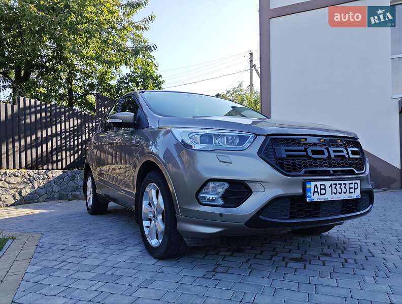 Внедорожник / Кроссовер Ford Kuga 2019 в Виннице