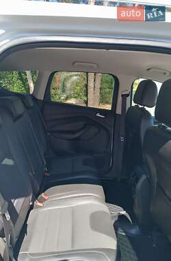 Внедорожник / Кроссовер Ford Kuga 2013 в 