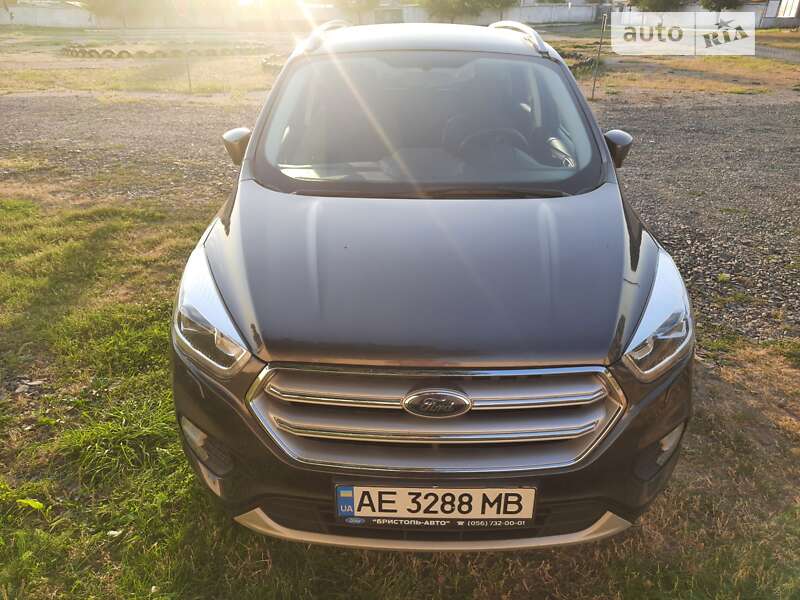 Внедорожник / Кроссовер Ford Kuga 2019 в 