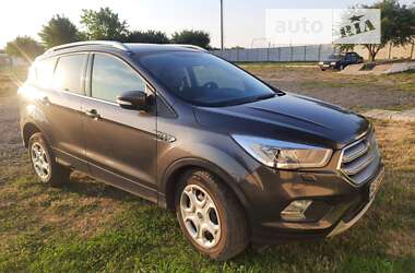Внедорожник / Кроссовер Ford Kuga 2019 в 
