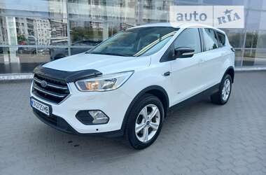 Внедорожник / Кроссовер Ford Kuga 2017 в Хмельницком