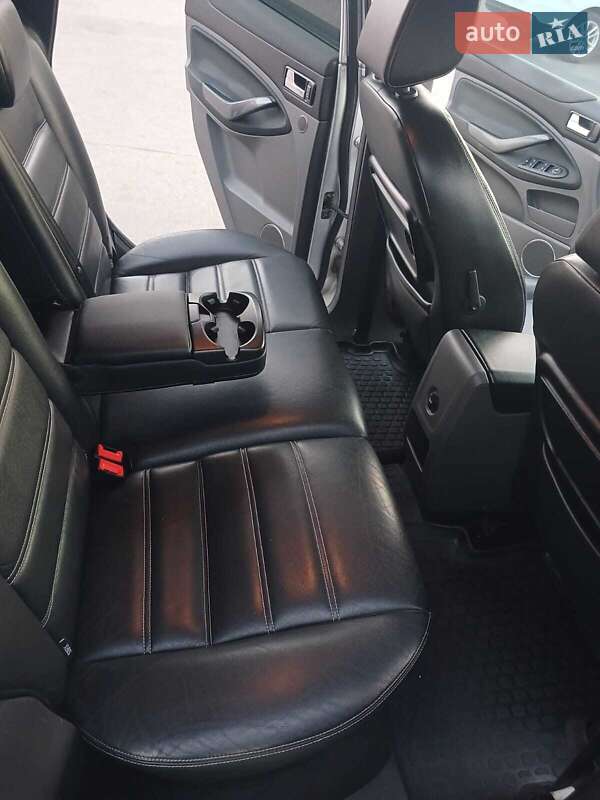 Внедорожник / Кроссовер Ford Kuga 2011 в Буче