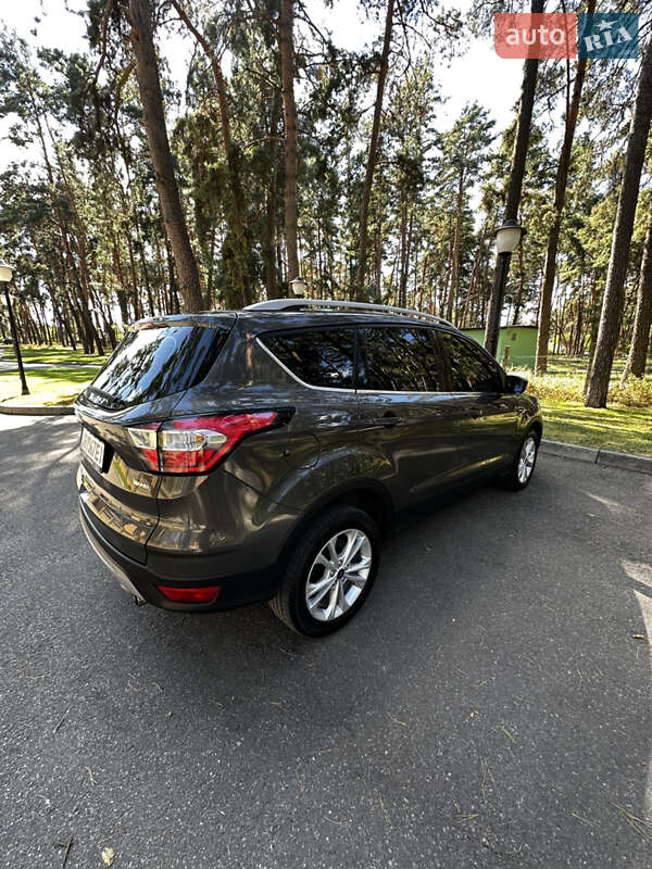 Внедорожник / Кроссовер Ford Kuga 2019 в Чернигове