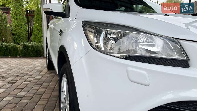 Внедорожник / Кроссовер Ford Kuga 2016 в Киеве