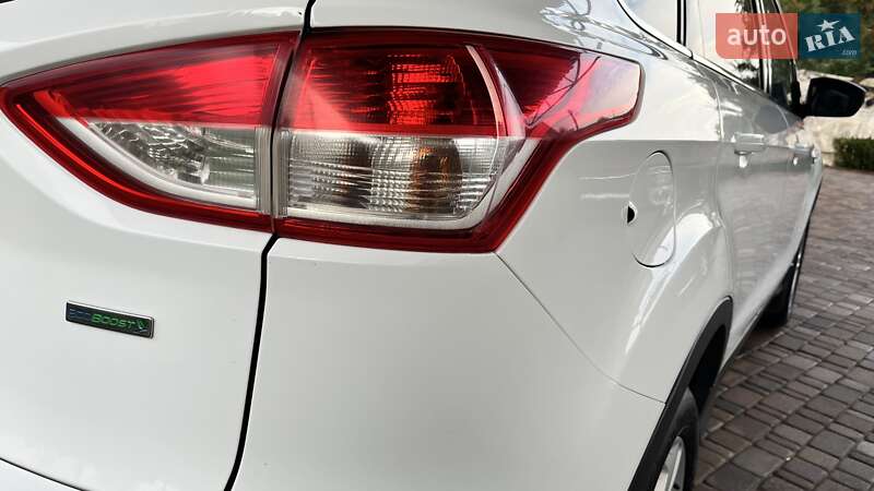 Внедорожник / Кроссовер Ford Kuga 2016 в Киеве