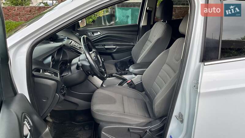 Внедорожник / Кроссовер Ford Kuga 2016 в Киеве