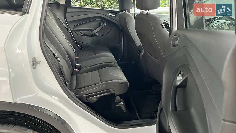 Внедорожник / Кроссовер Ford Kuga 2016 в Киеве