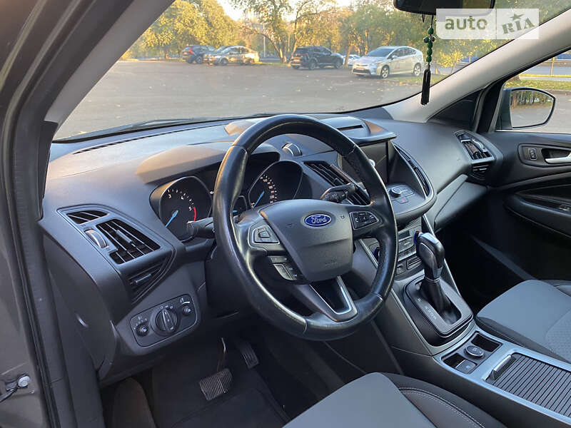 Позашляховик / Кросовер Ford Kuga 2016 в Києві фото 10 Позашляховик / Кросовер Ford Kuga 2016 в Києві