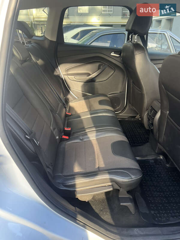 Внедорожник / Кроссовер Ford Kuga 2014 в Ивано-Франковске