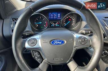 Внедорожник / Кроссовер Ford Kuga 2013 в 
