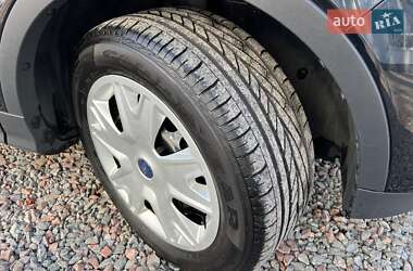 Внедорожник / Кроссовер Ford Kuga 2013 в 