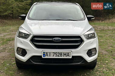 Позашляховик / Кросовер Ford Kuga 2017 в Білій Церкві