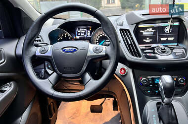 Внедорожник / Кроссовер Ford Kuga 2016 в 