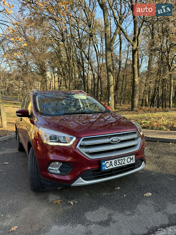 Позашляховик / Кросовер Ford Kuga 2019 в Києві