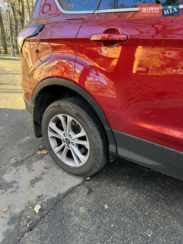Позашляховик / Кросовер Ford Kuga 2019 в Києві