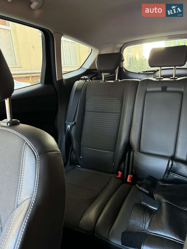 Позашляховик / Кросовер Ford Kuga 2019 в Києві