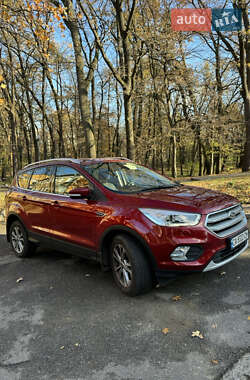 Внедорожник / Кроссовер Ford Kuga 2019 в 