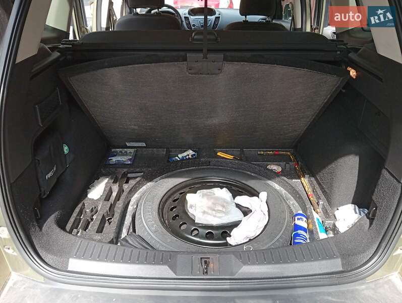 Внедорожник / Кроссовер Ford Kuga 2013 в Львове