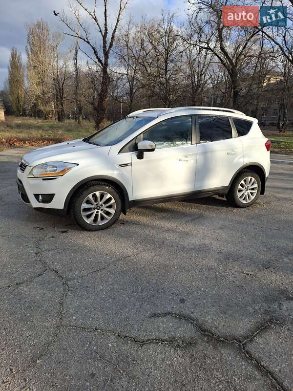Внедорожник / Кроссовер Ford Kuga 2012 в Запорожье