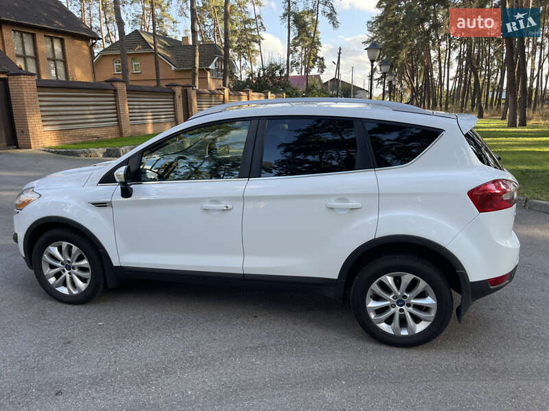 Внедорожник / Кроссовер Ford Kuga 2012 в Чернигове