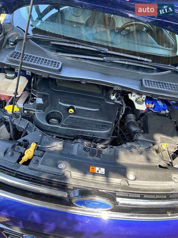 Внедорожник / Кроссовер Ford Kuga 2014 в Черновцах