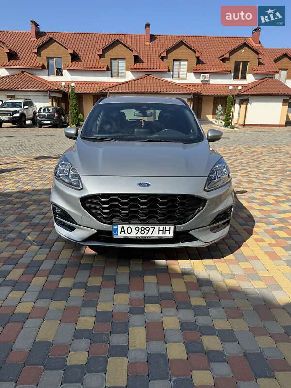 Внедорожник / Кроссовер Ford Kuga 2021 в Тячеве