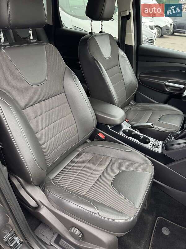 Внедорожник / Кроссовер Ford Kuga 2015 в Луцке