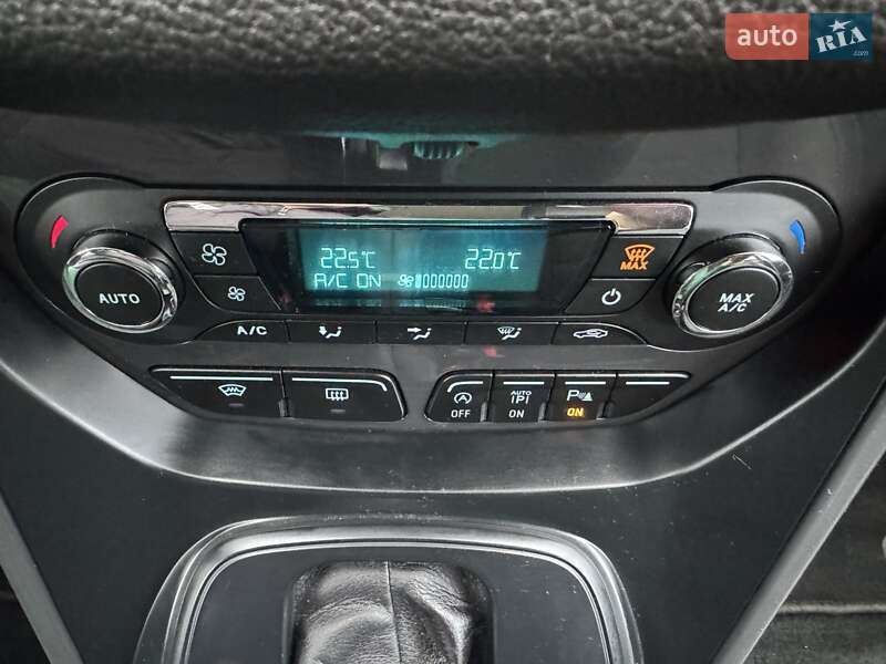 Внедорожник / Кроссовер Ford Kuga 2015 в Луцке