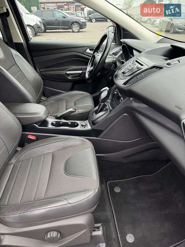 Внедорожник / Кроссовер Ford Kuga 2015 в Луцке