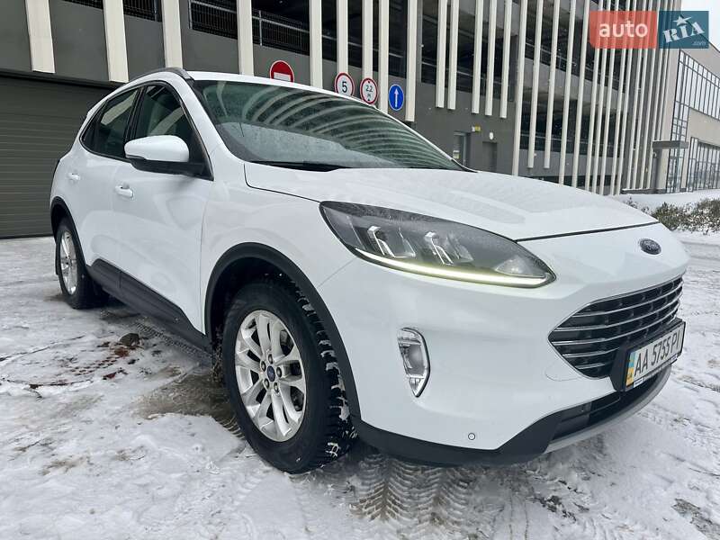 Внедорожник / Кроссовер Ford Kuga 2020 в Ирпене