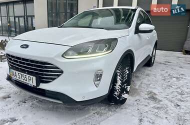 Позашляховик / Кросовер Ford Kuga 2020 в 