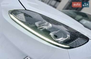 Позашляховик / Кросовер Ford Kuga 2020 в 