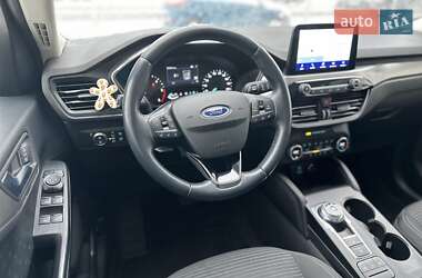 Позашляховик / Кросовер Ford Kuga 2020 в 