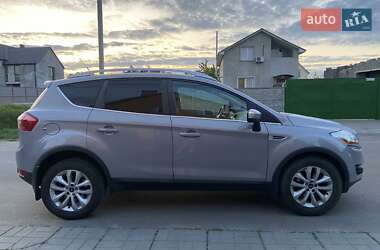 Внедорожник / Кроссовер Ford Kuga 2011 в 