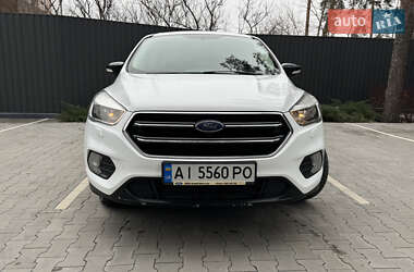 Внедорожник / Кроссовер Ford Kuga 2017 в Ирпене