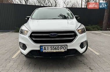 Внедорожник / Кроссовер Ford Kuga 2017 в Ирпене