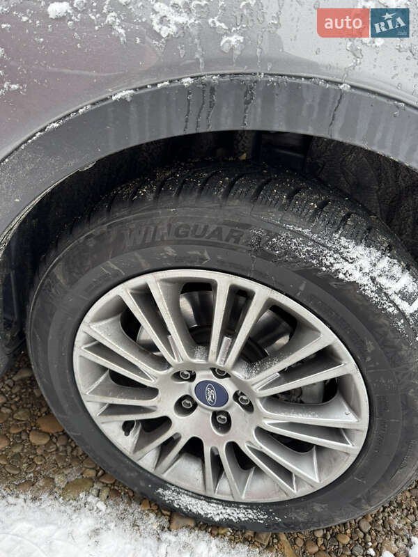 Внедорожник / Кроссовер Ford Kuga 2013 в Калуше